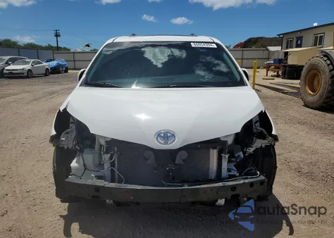 2015 Toyota Sienna Sport z USA, uszkodzony, nr VIN 5TDXK3DC6FS537752